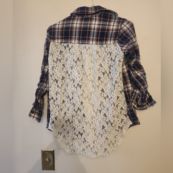 Hint of mint plaid flannel lace back shirt size small - Picture 2 of 3